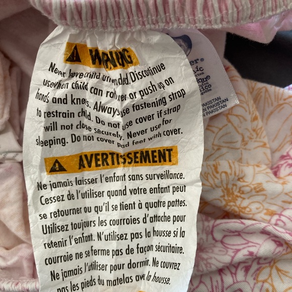 2 Organic Cotton Changing Pad Covers Burt’s Bees and Gerber - Picture 3 of 7